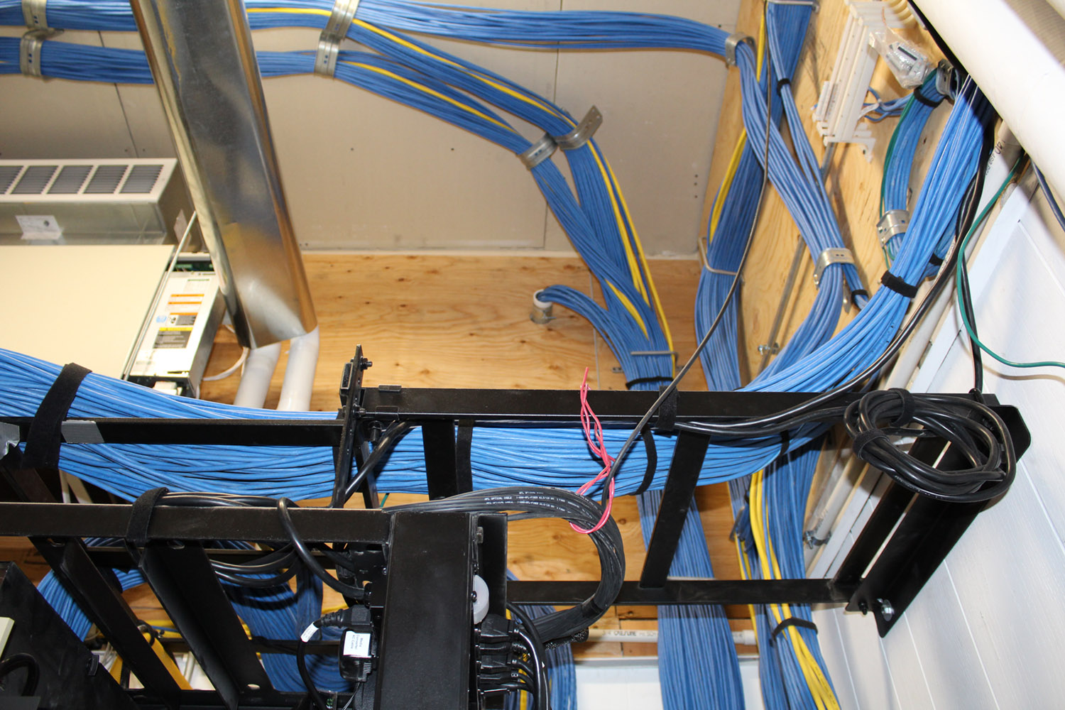 Dubuque County Courthouse case study cabling