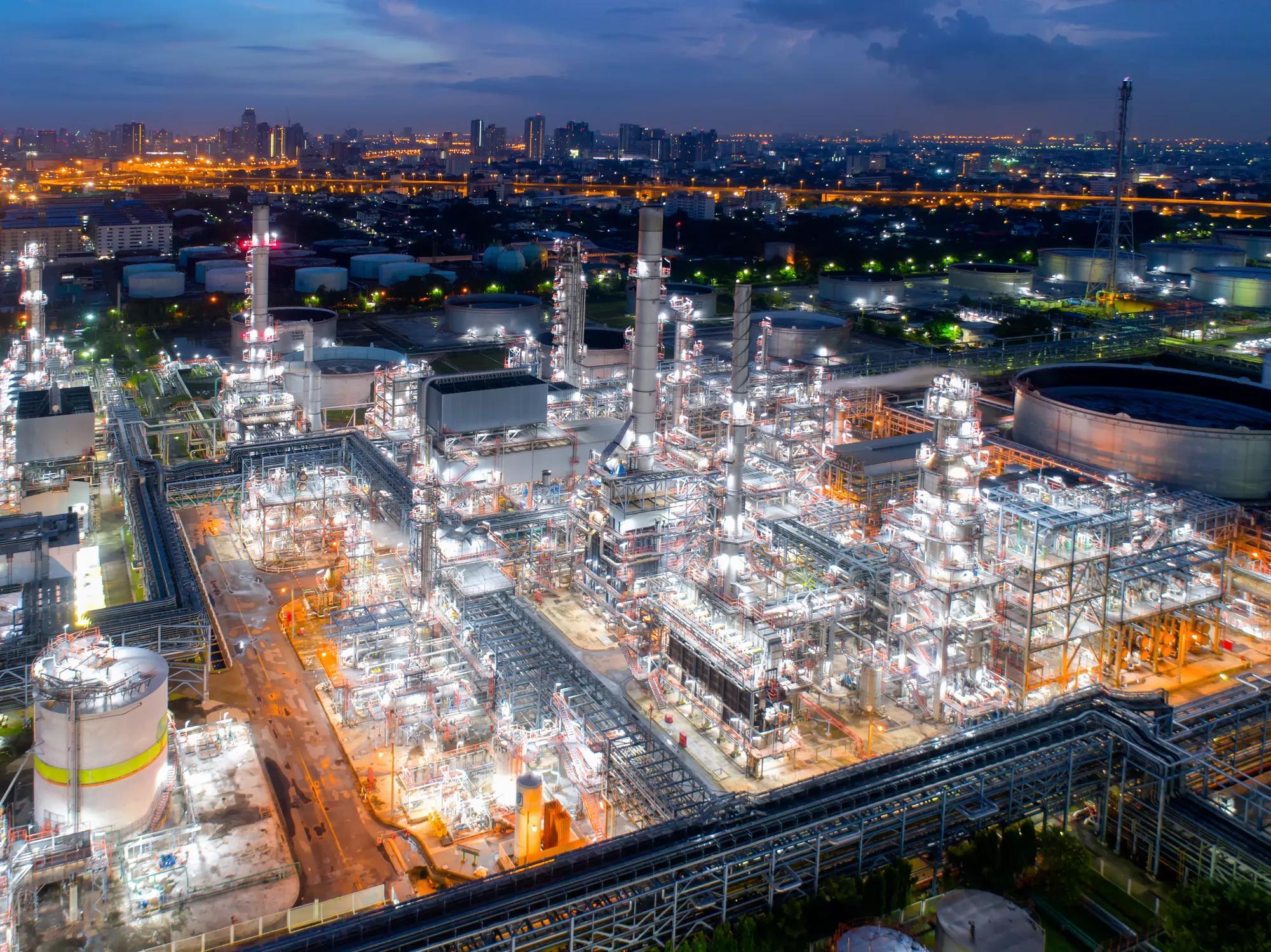 Oil Refinery uses Industrial Wireless for Remote Monitoring