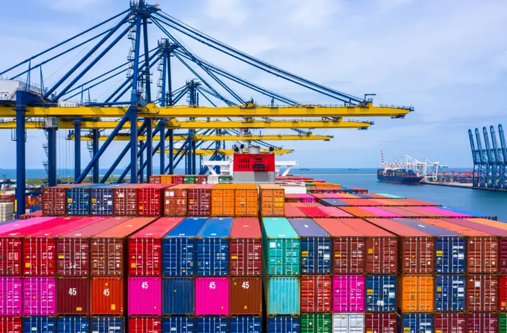 container-ship-blog-hero-shutterstock_1491405818