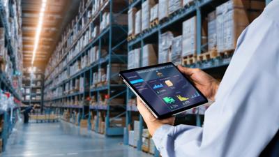 Éliminer les temps d'arrêt et les dépassements de délai dans l'entrepôt entièrement autonome d'une entreprise d'automatisation