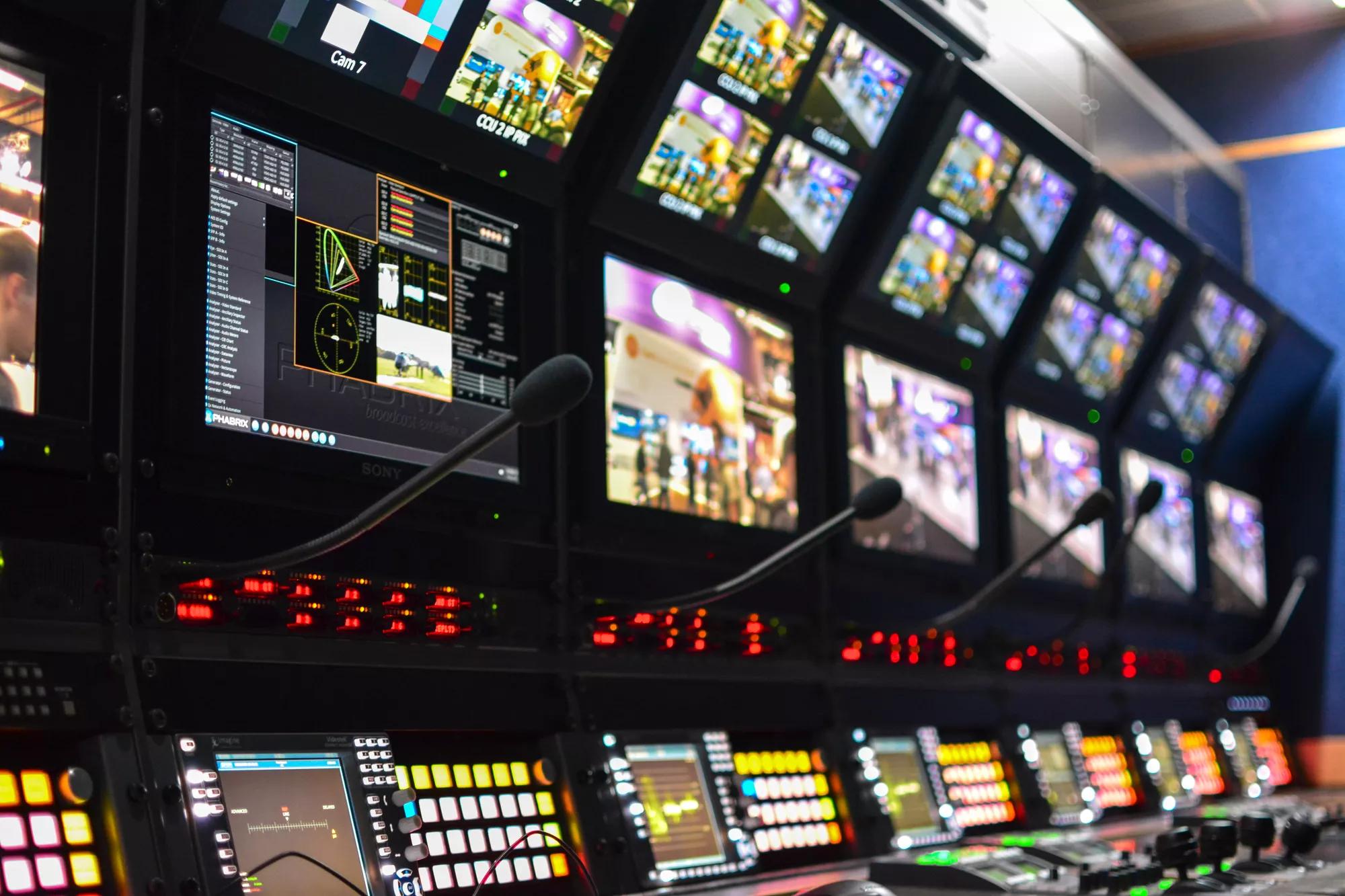 Inside an outside broadcasting truck: camera control and shaders
