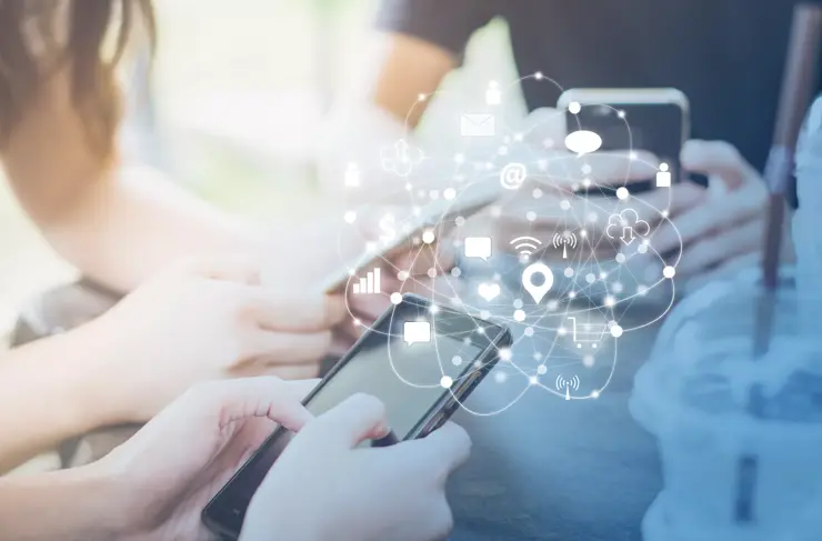 Broadband 5G Wireless Smartphone Connectivity