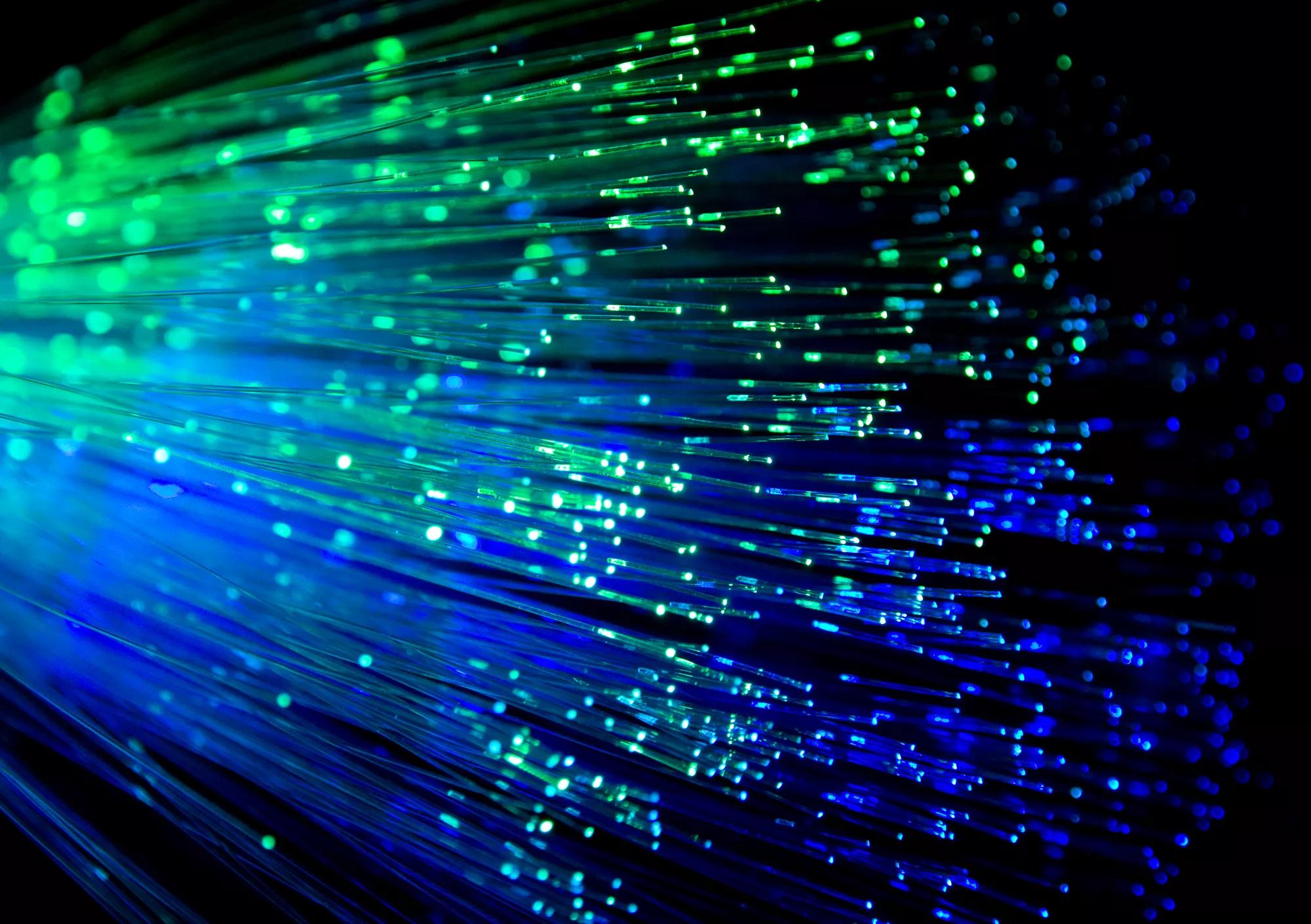 Meet OM5 Multimode Fiber