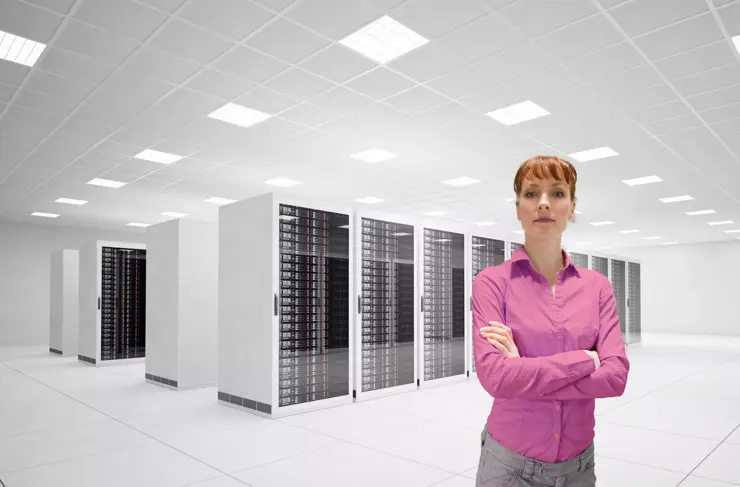 Ericka-Violet-Data-Center-3-2021-04-EN