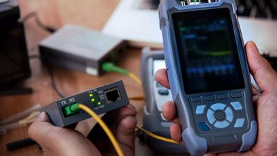 Was ist am besten geeignet, um Ihre Glasfasersysteme zu testen: OLTS oder OTDR?