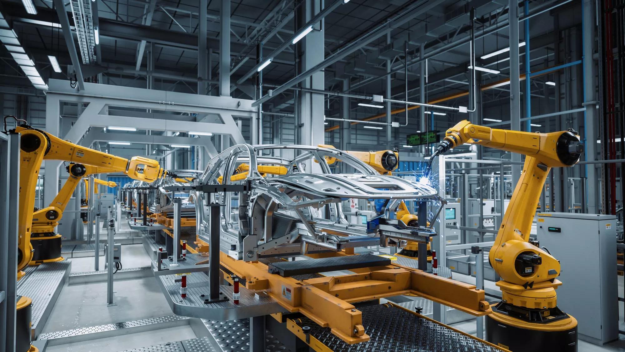 Car Factory 3D Render: Automatisierte Roboterarm-Fertigungslinie, die fortschrittliche High-Tech-Elektrofahrzeuge mit grüner Energie herstellt. Bauwesen, Konstruktion, Schweißen industrieller Produktionsförderer. Nahaufnahme