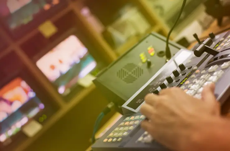 AV-Broadcasting-Control-Room